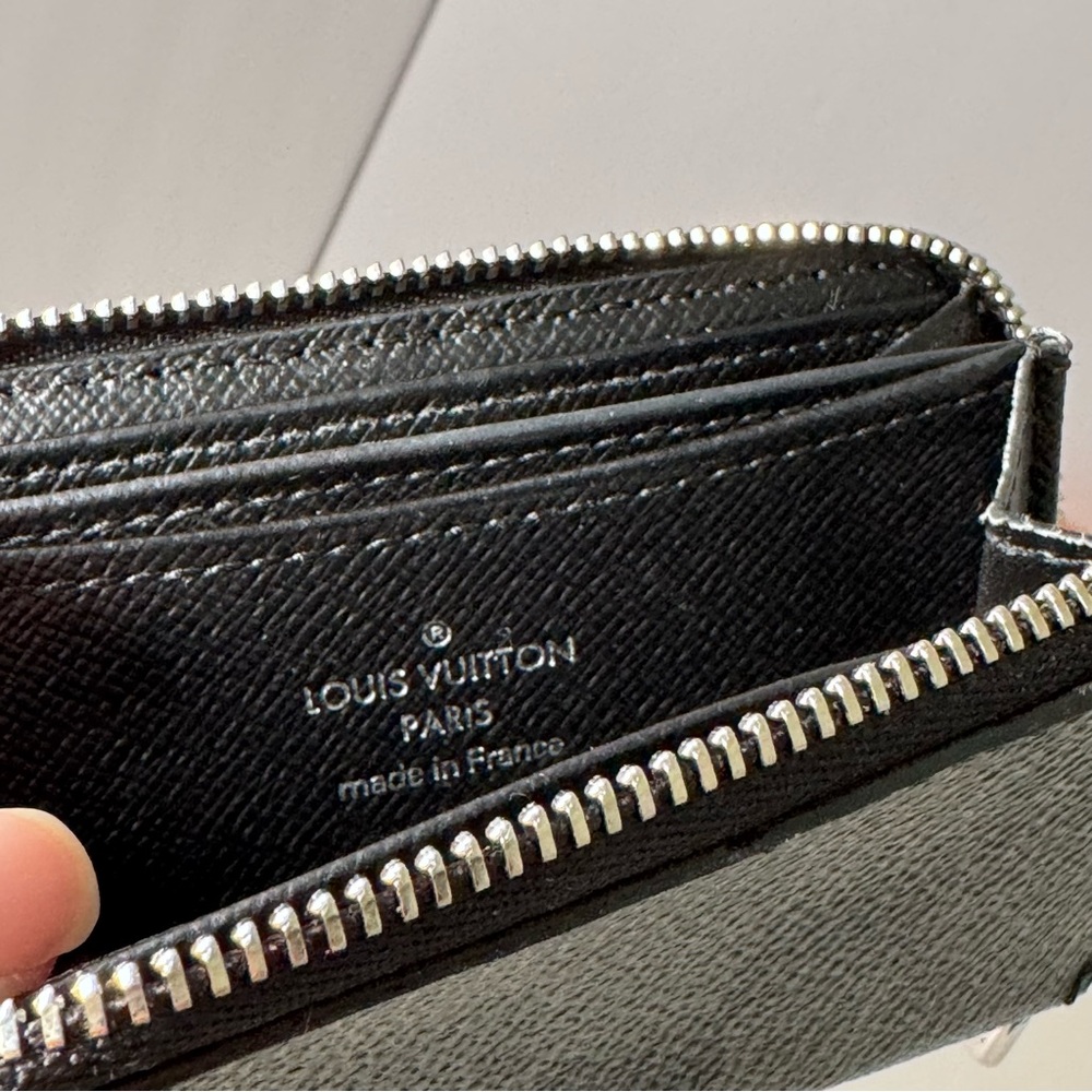 Louis Vuitton Damier Graphite Zipper Coin Wallet Authentic with Box - Picture 5 of 16